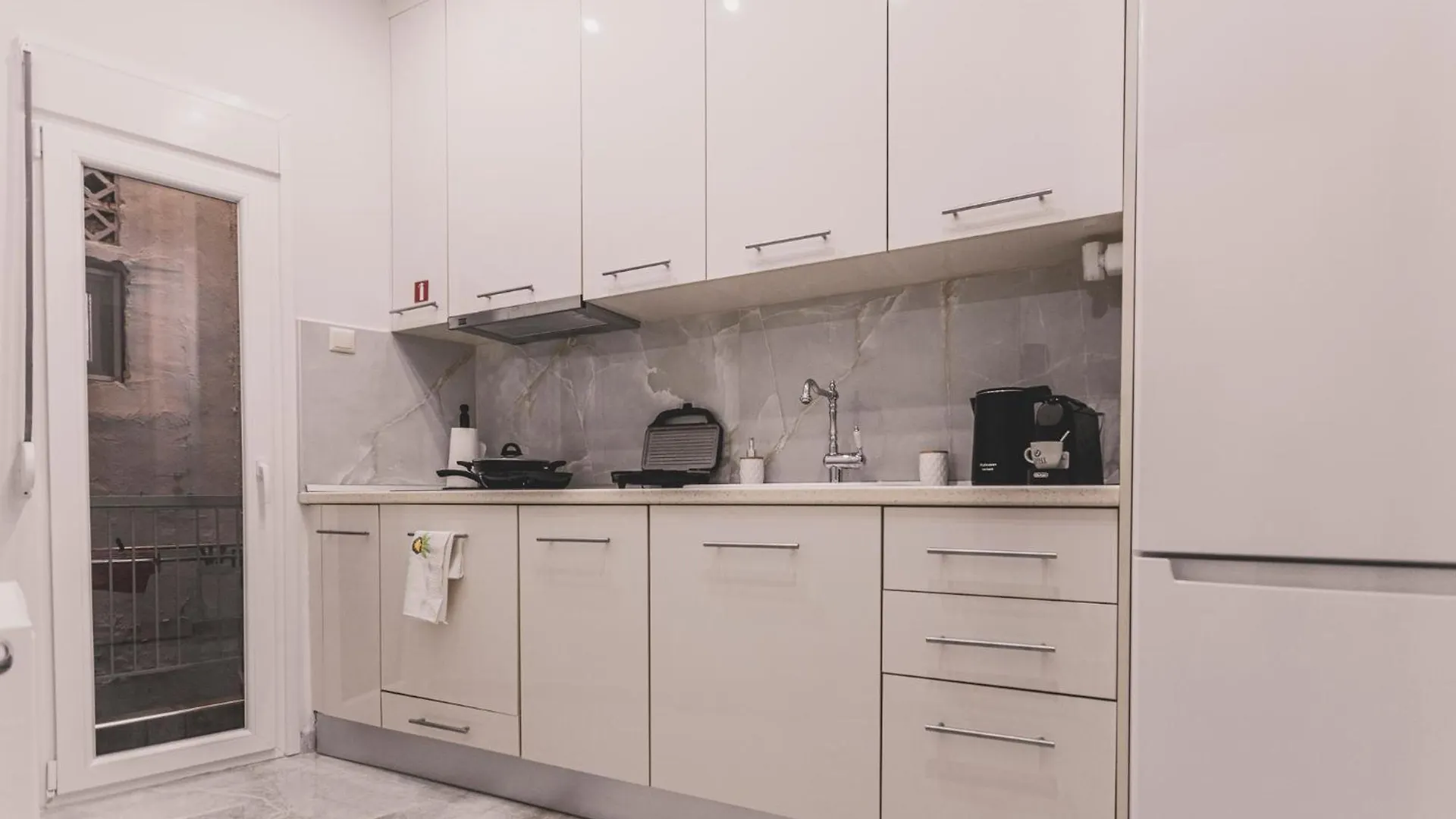 Kartell Luxury Apartment Thessaloniki Center 0*,  Greece